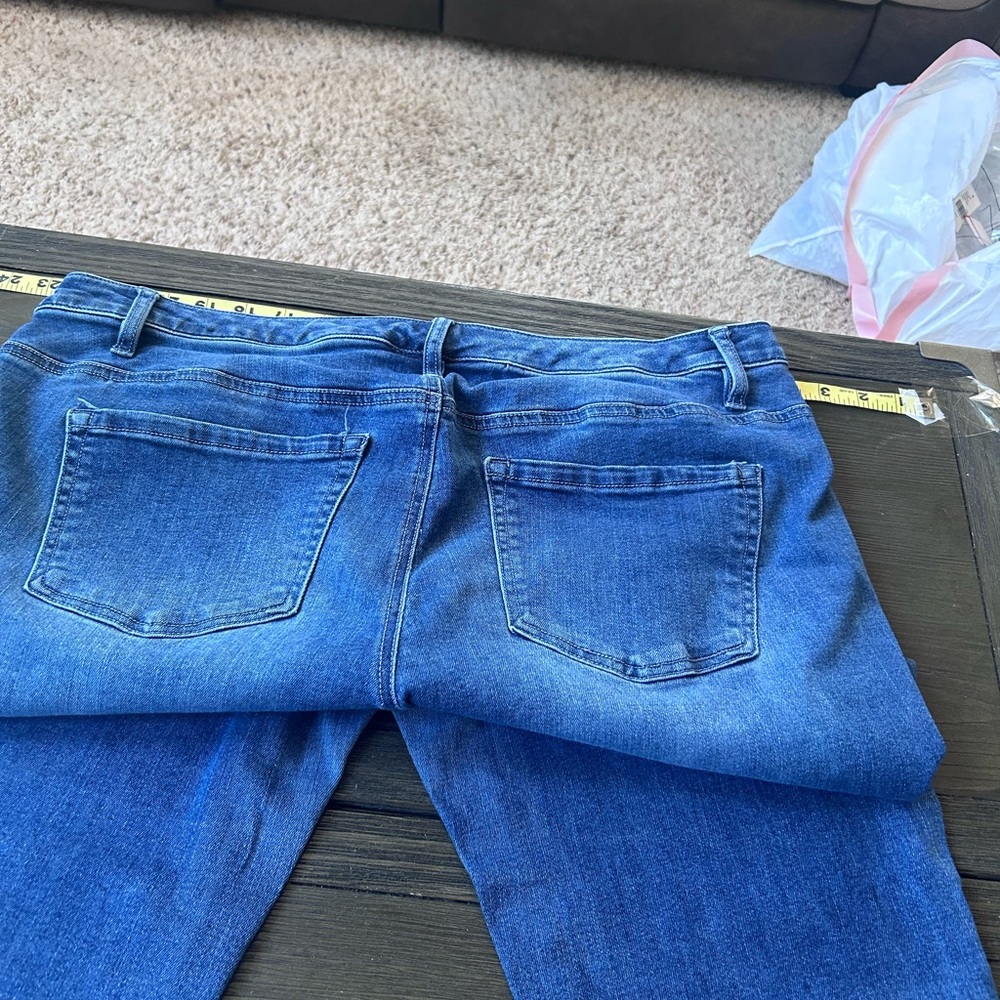 Lane Bryant Medium Blue Cropped Jeans - Picture 2 of 7